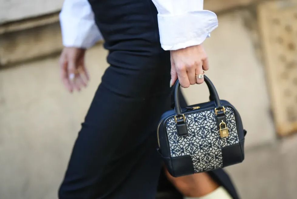 La democratización del lujo en TikTok: Prada, Vuitton y otras marcas que triunfan en la plataforma